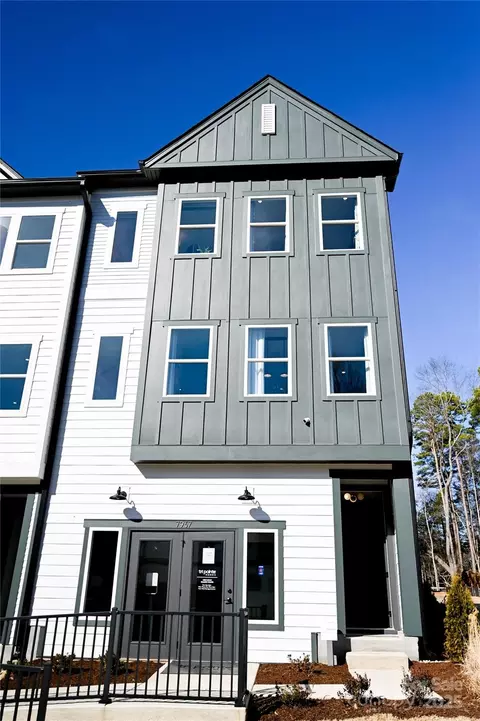 Exterior - 8026 Cedarsmith Ct, Charlotte, NC 28217 photo 1 of 2
