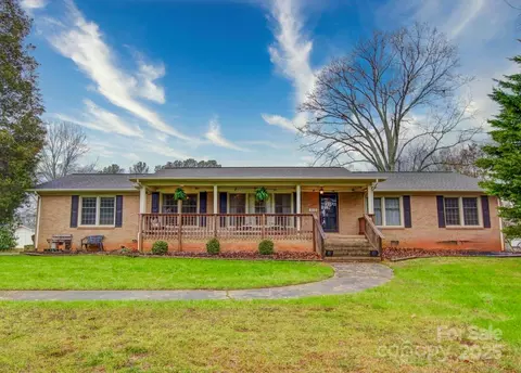 1115 Kelly Rd, Mount Holly, NC 28120