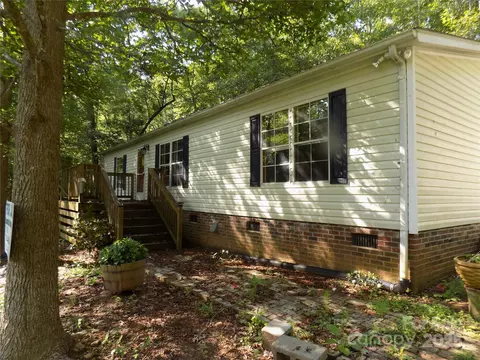 2130 Babbling Brook Ln, Gastonia, NC 28052