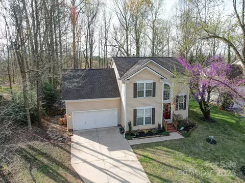 8509 Piccone Brook Ln, Charlotte, NC 28216