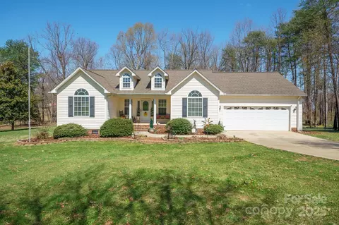1505 Angela Ct, Lincolnton, NC 28092