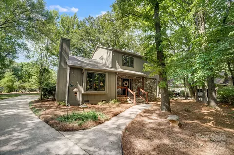 4124 Woodfox Dr, Charlotte, NC 28277
