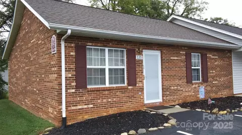 120 NW 24th Street Nw St NW, Hickory, NC 28601