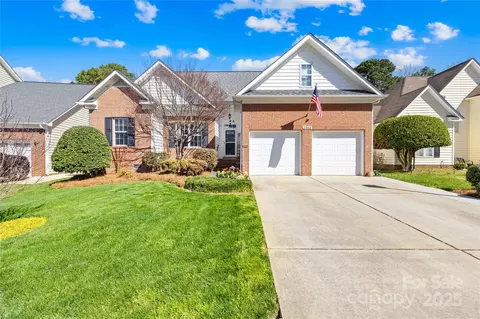 2966 Huckleberry Hill Dr, Fort Mill, SC 29715