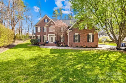 16103 Greenfarm Rd, Huntersville, NC 28078