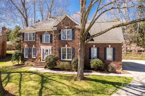 120 Fairwind Ct, Fort Mill, SC 29708
