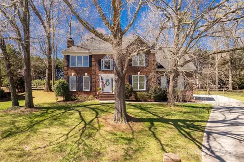 120 Fairwind Ct, Fort Mill, SC 29708 photo 2