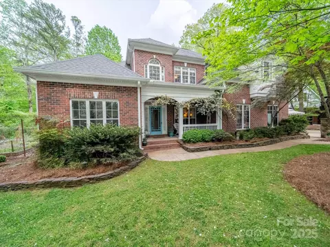711 Elizabeth Ln, Matthews, NC 28105