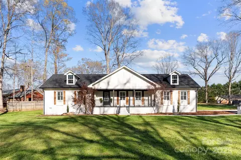 1809 Whispering Pines Rd, Lincolnton, NC 28092