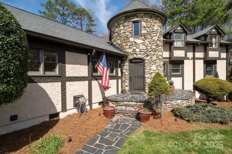1787 12th Street Nw Dr NW, Hickory, NC 28601