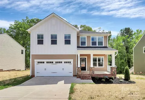 2902 Woodlands Creek Dr, Monroe, NC 28110