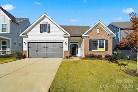 1453 Ardmore Dr, Sherrills Ford, NC 28673