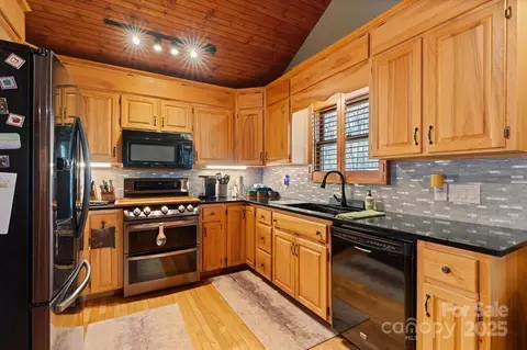 Kitchen - 825 Posey Blanton Rd, Sylva, NC 28779 photo 1 of 2