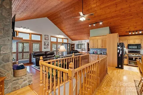 Entry Way - 825 Posey Blanton Rd, Sylva, NC 28779 photo 2 of 2