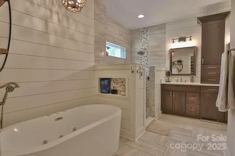 Bath - 114 Eldridge Ln, State Road, NC 28676 photo 2 of 5