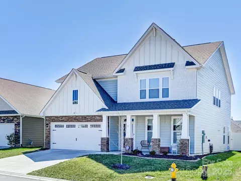 51 Thornberry Rd, Hendersonville, NC 28792