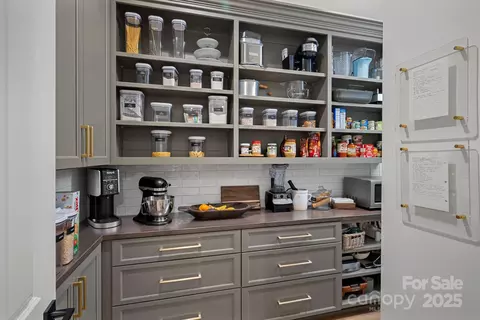 Kitchen - 19117 Davidson Concord Rd, Davidson, NC 28036 photo 4 of 4
