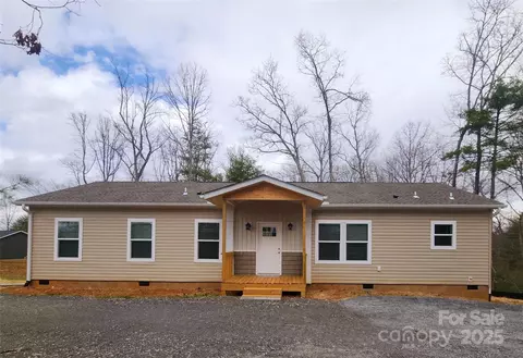 212 Walnut Branch Rd, Weaverville, NC 28787