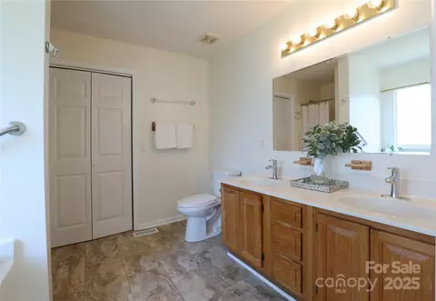 Bath - 2820 Faircroft Way, Monroe, NC 28110 photo 1 of 4