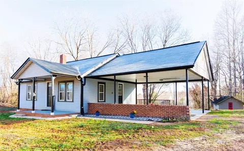 456 Settlemyre Rd, Morganton, NC 28655 photo 2