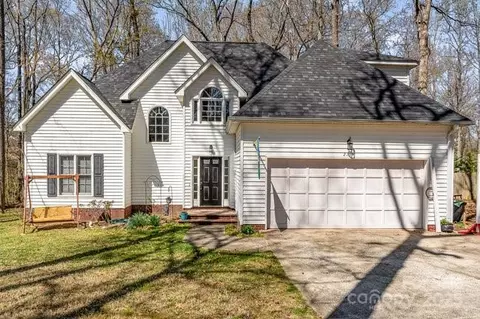 2157 Mill House Ln, Matthews, NC 28104