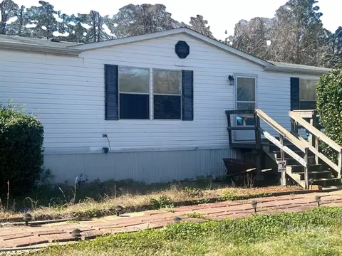 5320 Golden Pond Dr, York, SC 29745