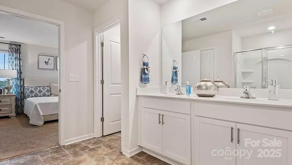 Entry Way - 12109 Lady Bell Dr, Charlotte, NC 28278 photo 5 of 7
