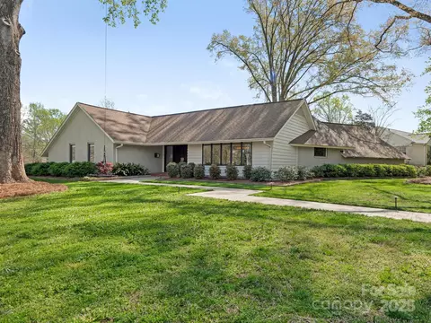 3301 Mountainbrook Rd, Charlotte, NC 28210