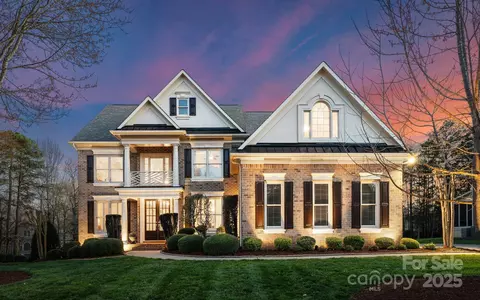 3018 Stanbury Dr, Matthews, NC 28104