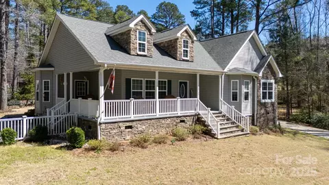 1717 Deer Run Rd, Catawba, SC 29704