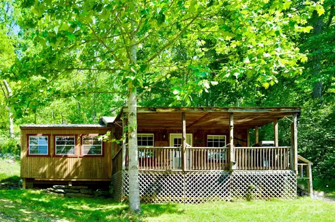 38 Buchanan Hill Rd, Bakersville, NC 28705