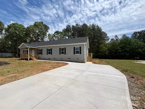 2070 Travis Rd, Conover, NC 28613