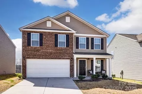 2135 Eastway Dr, Dallas, NC 28034