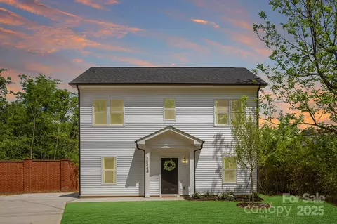 2544 Pinestream Dr, Charlotte, NC 28216