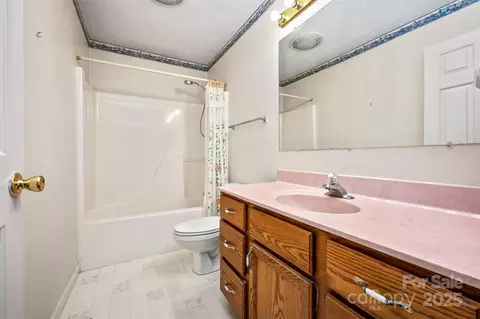 Bath - 208 Cherry Mountain Rd, Bostic, NC 28018 photo 2 of 2