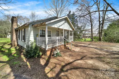 124 Lancer Ln, Lancaster, SC 29720 photo 2