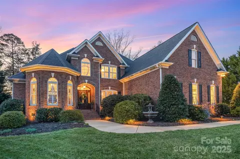 2029 Landry Ln, Rock Hill, SC 29732