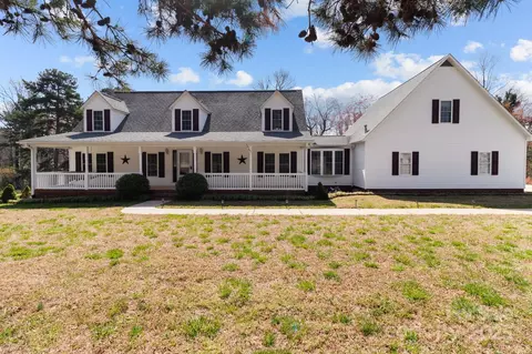 701 W Blume St, Landis, NC 28088