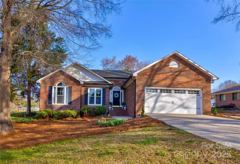 118 Springway Dr, Kannapolis, NC 28081