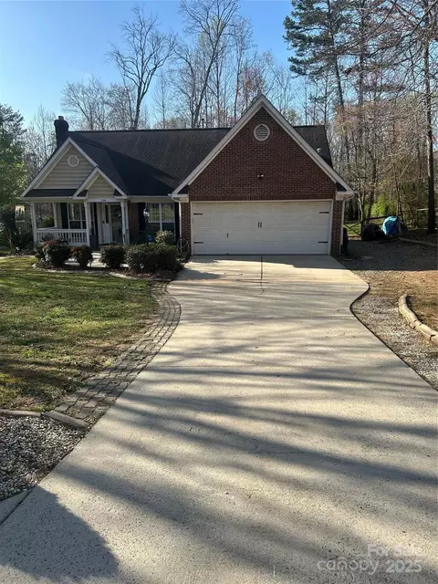 7144 Hunters Bluff Dr, Denver, NC 28037