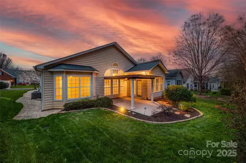 974 Platinum Dr, Fort Mill, SC 29708 photo 2