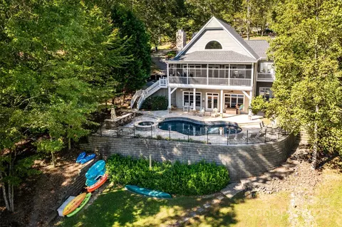 1676 Sherwood Ct, Sherrills Ford, NC 28673