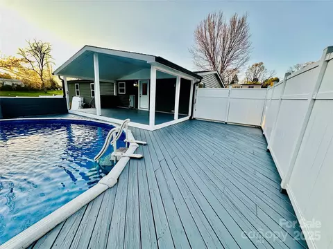 980 Olde Creek Trl, Concord, NC 28025