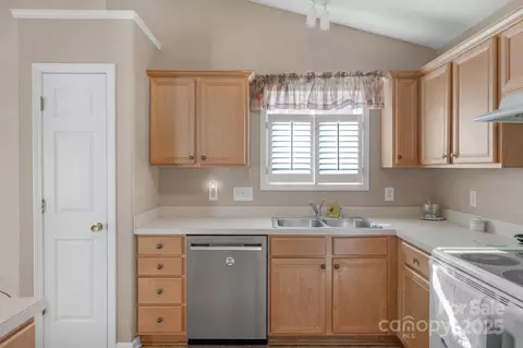 Kitchen - 2003 Sunlight Path Dr, Monroe, NC 28110 photo 3 of 4