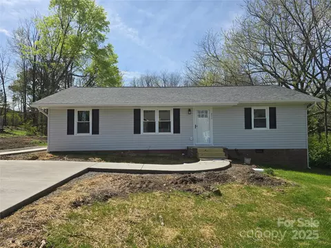 211 W Roswell St, Troy, NC 27371