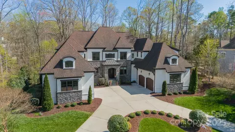 1017 Seminole Dr, Waxhaw, NC 28173