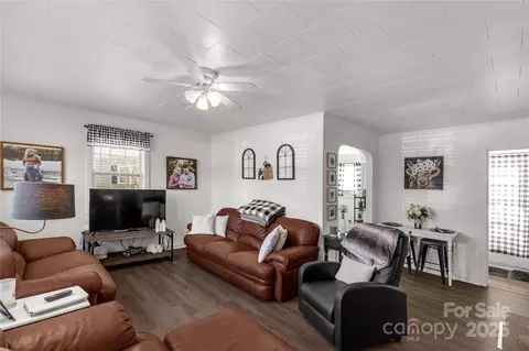 727 Fickling Dr, Lancaster, SC 29720
