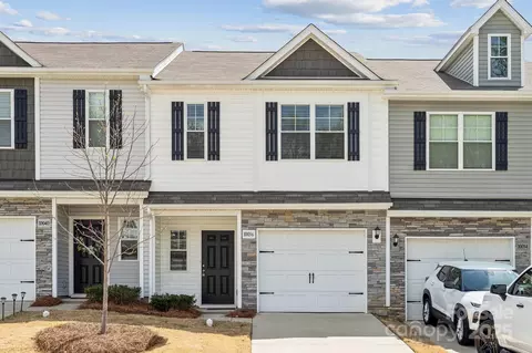 10036 Brittondale Ln, Charlotte, NC 28215