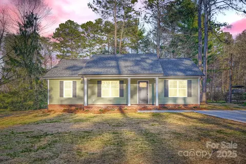 714 Sunset Dr, Salisbury, NC 28147