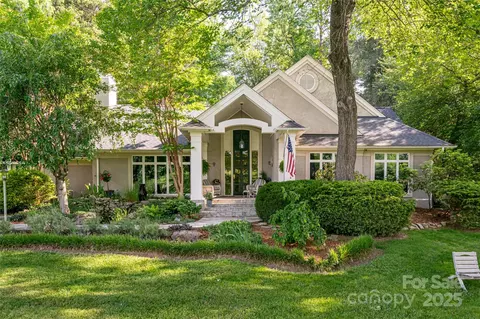 54 Fairway Rd, Asheville, NC 28804